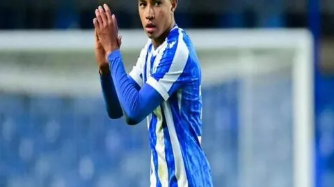 圣诞赛程中的常胜将军：塔帅四载三度领航，见证团队的稳健实力与卓越风采